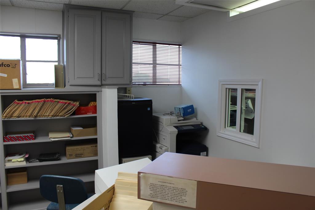 HYDE-JENNINGS SUBDIVISION - Commercial Lease