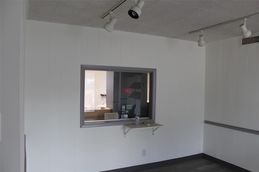 HYDE-JENNINGS SUBDIVISION - Commercial Lease