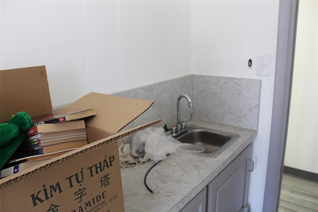 HYDE-JENNINGS SUBDIVISION - Commercial Lease