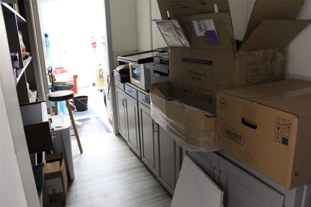 HYDE-JENNINGS SUBDIVISION - Commercial Lease