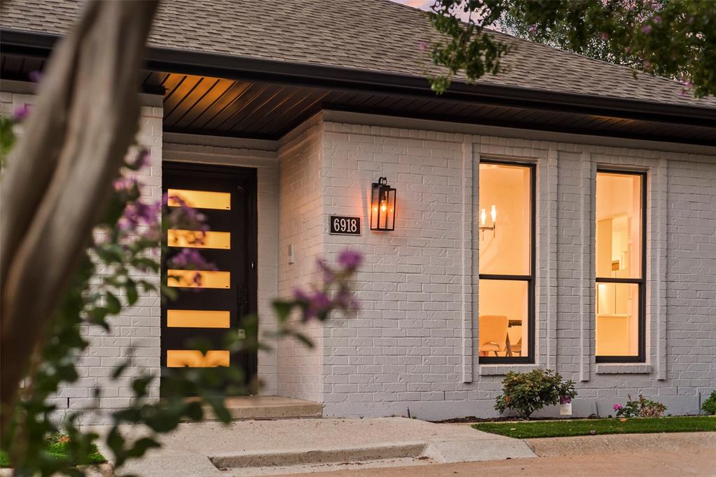 6918 Woodland Drive