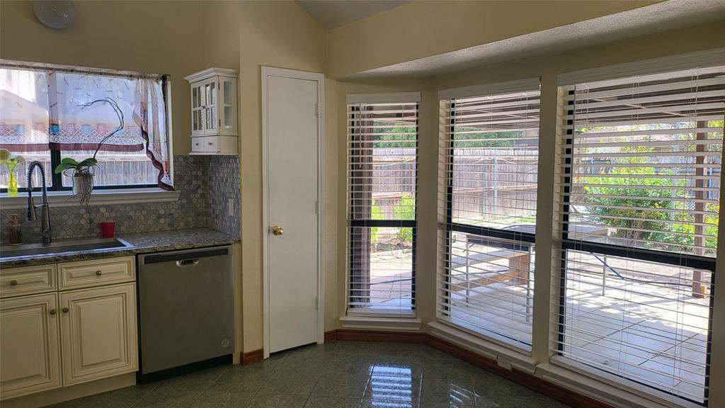1402 Glenwillow Drive