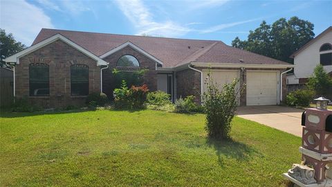 1402 Glenwillow Drive Arlington TX 76018