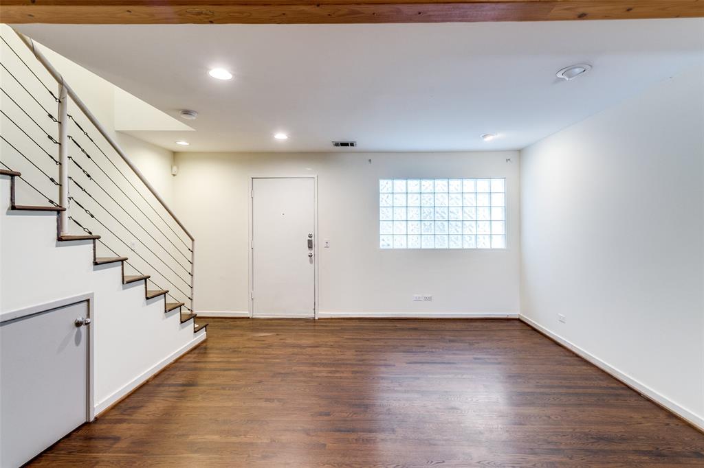 4134 Travis Street 17