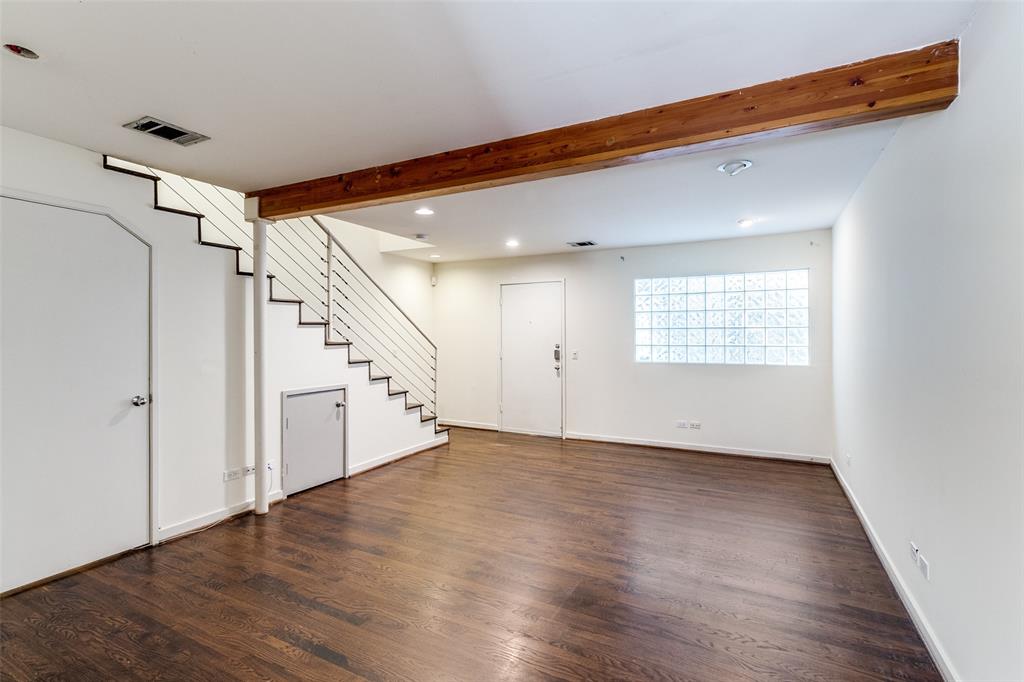 4134 Travis Street 17