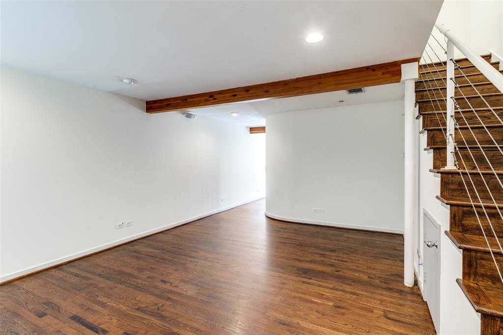 4134 Travis Street 17