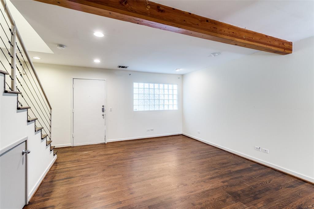 4134 Travis Street 17