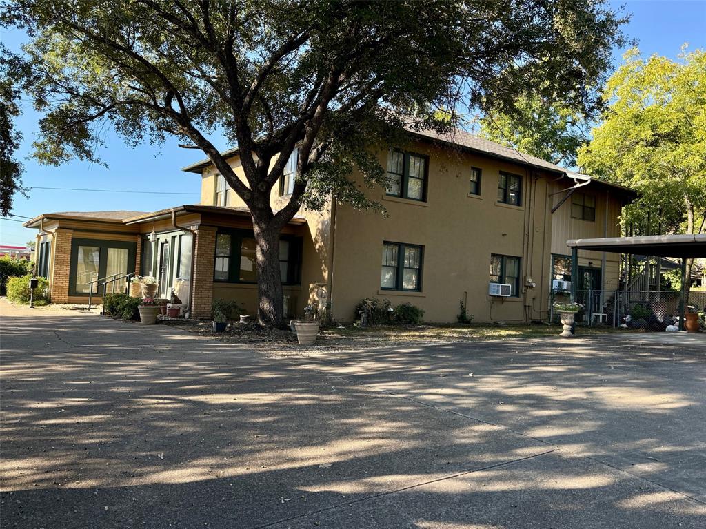 203b N Rockwall Avenue