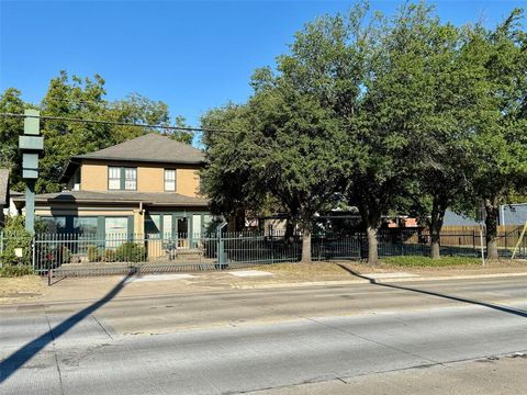 Photo of 203b N Rockwall Avenue, Terrell, TX 75160 (MLS # 21170124)