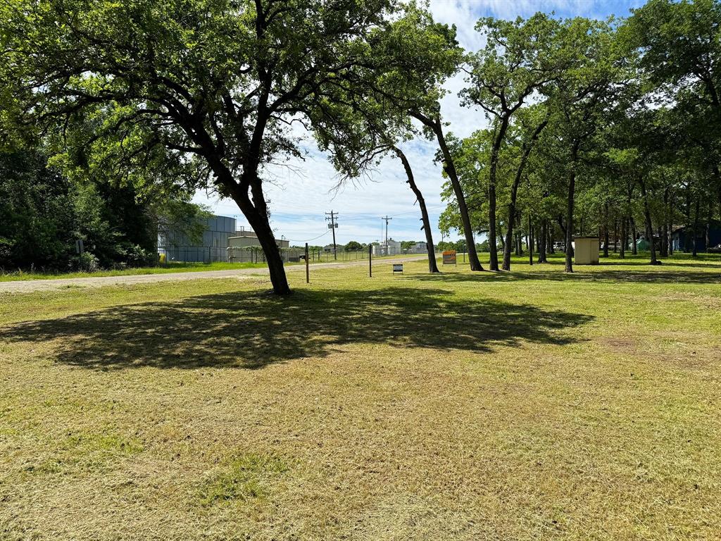 JL Chavert-West Lake Limestone - Land