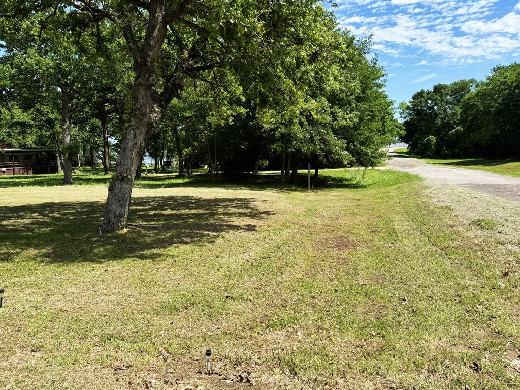 JL Chavert-West Lake Limestone - Land