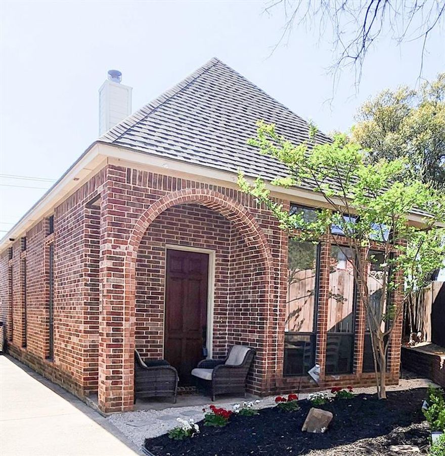 SELLER OFFERING $5,000 BUYER'S INCENTIVE!!!   Lovely - Easy Leave & Lock Home in convenient Fort Worth location of RIDGLEA HILLS; Low maintenance lifestyle with Open Living Room & WBFP; Large Dining Area & Accessible Kitchen with Granite counters, Beautiful Black Appliances with Smooth Cooktop, Oven &,Microwave; Ceramic Tile & Separate Utility Room off Kitchen with granite folding area; Inviting sunlit Study off Entry with Wood floors & windows to Ceiling; Large Living Room with Lots of Windows; Large Master with Ensuite Bath; Recently remodeled Master Shower; Second Bedroom and Bath; Driveway to Rear Entrance Double Car Garage with Extra pad for Extra Parking; Very Private End Unit on Cul-de-Sac!  Refrigerator, Washer & Dryer remain with right offer!