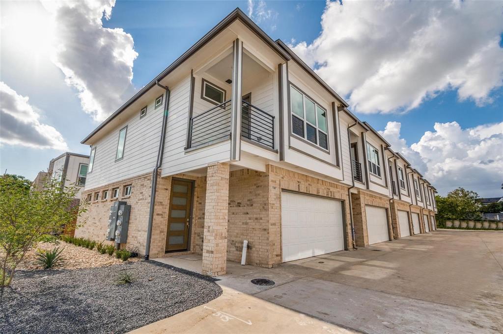 Dallas, Texas 75235, United States, 2 Bedrooms Bedrooms, ,3 BathroomsBathrooms,Residential,Active,76911