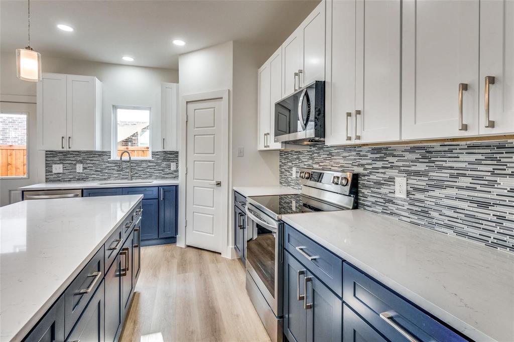 Dallas, Texas 75235, United States, 2 Bedrooms Bedrooms, ,3 BathroomsBathrooms,Residential,Active,76911