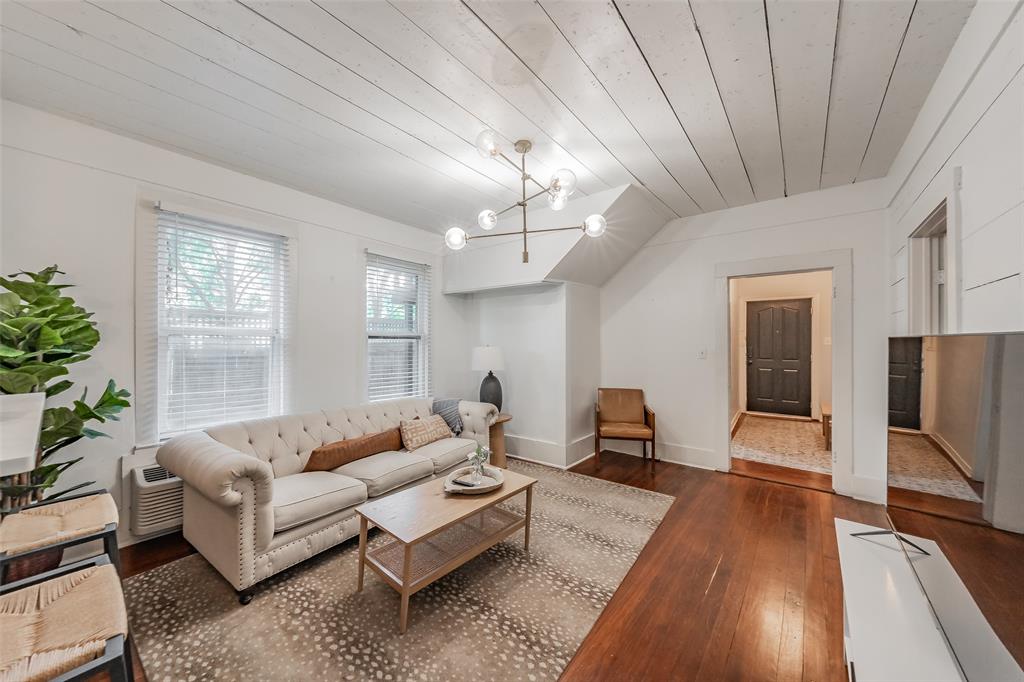 1409 W Allen Avenue