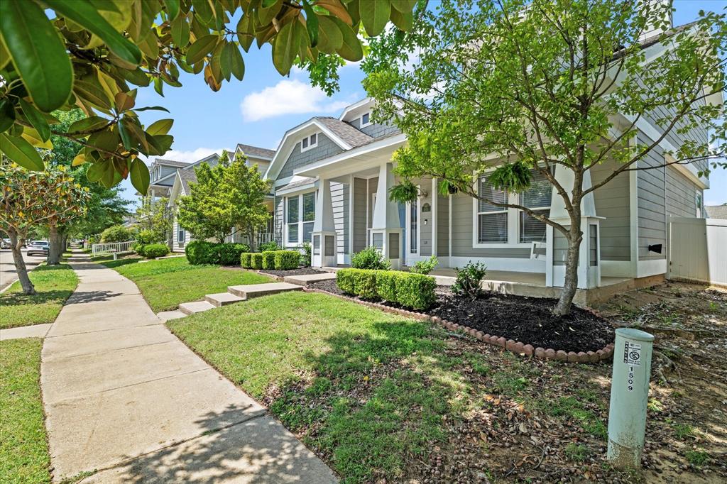 1505 Oakcrest Drive