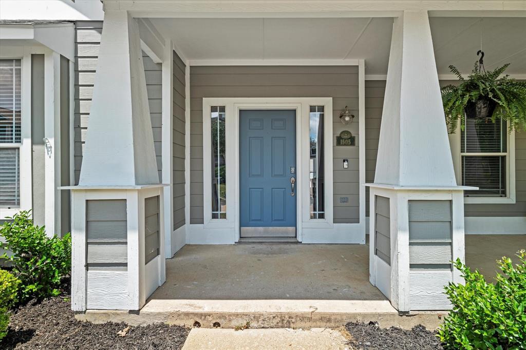 1505 Oakcrest Drive