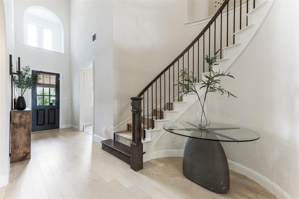 2880 Meadow Dell Drive