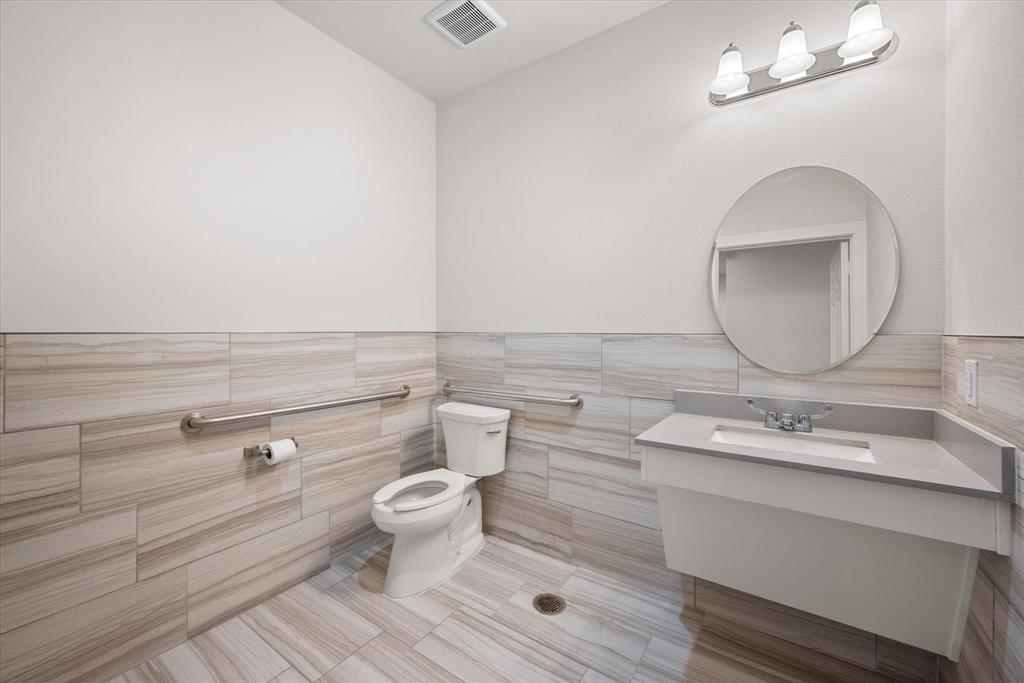 Collin Mckinney Office - Commercial Lease