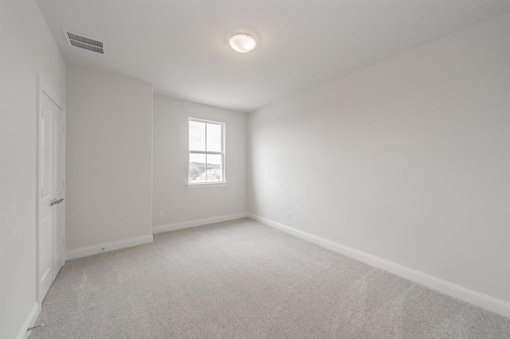 Lake Parc Vlg - Residential Lease