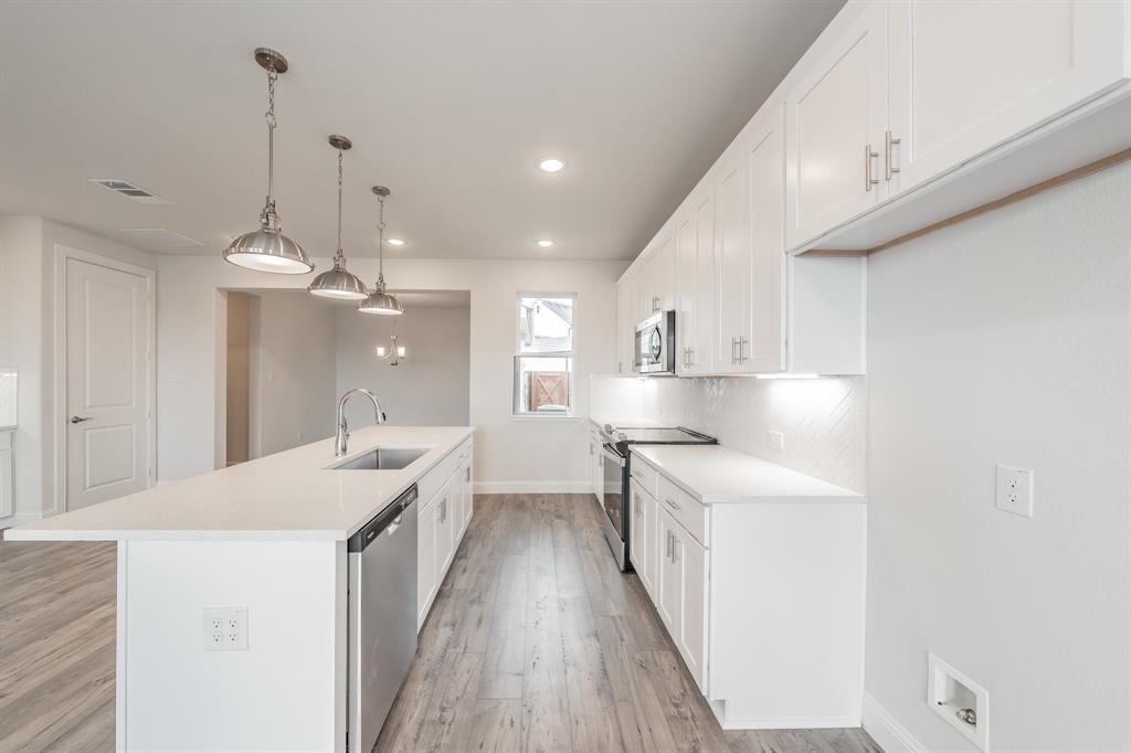 Lake Parc Vlg - Residential Lease