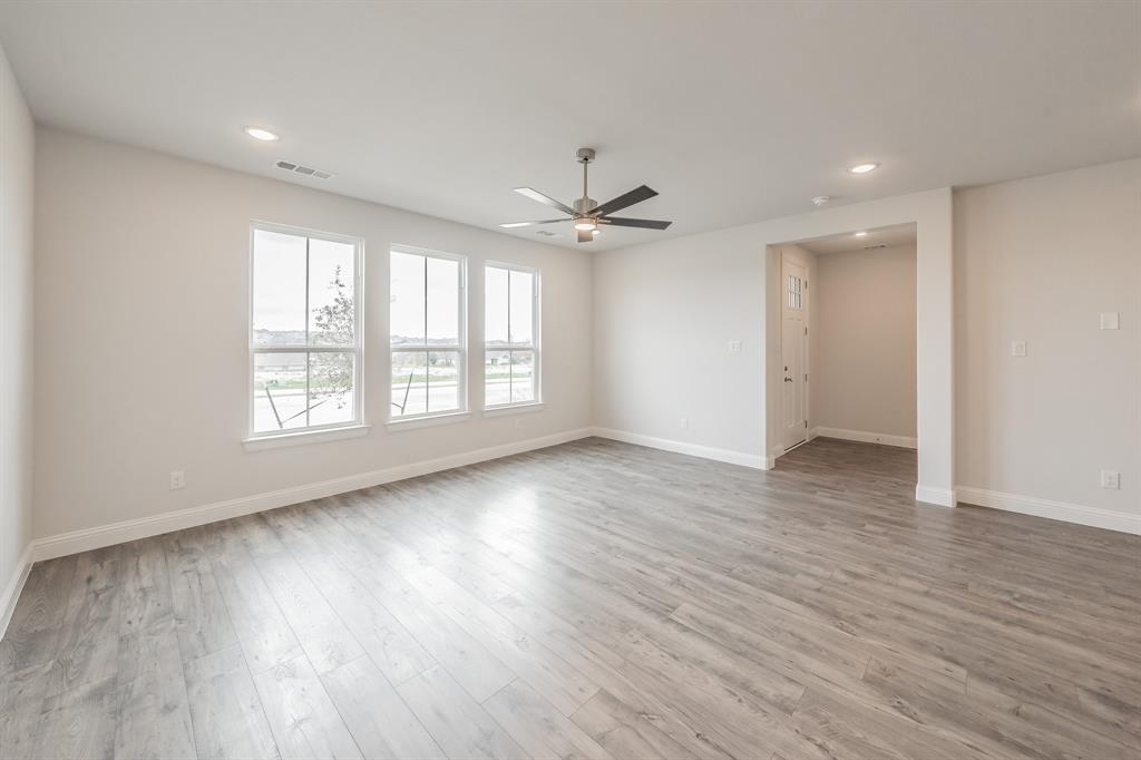 Lake Parc Vlg - Residential Lease