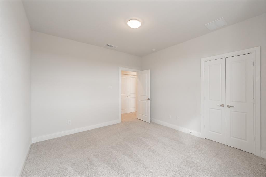 Lake Parc Vlg - Residential Lease