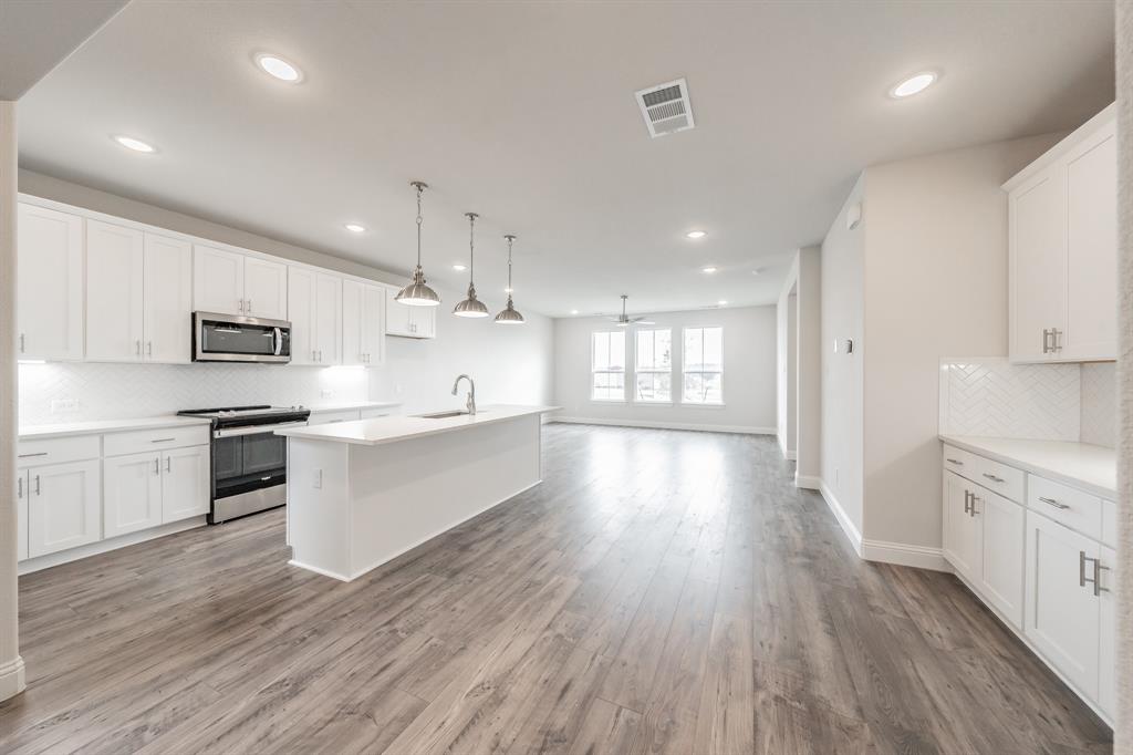 Lake Parc Vlg - Residential Lease