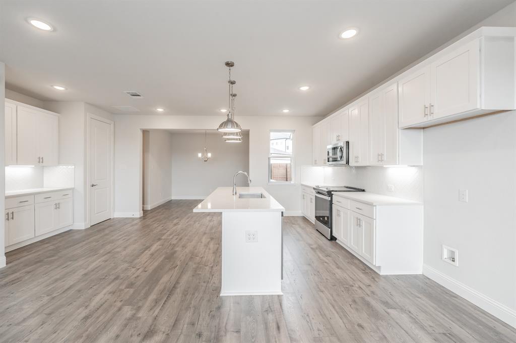 Lake Parc Vlg - Residential Lease