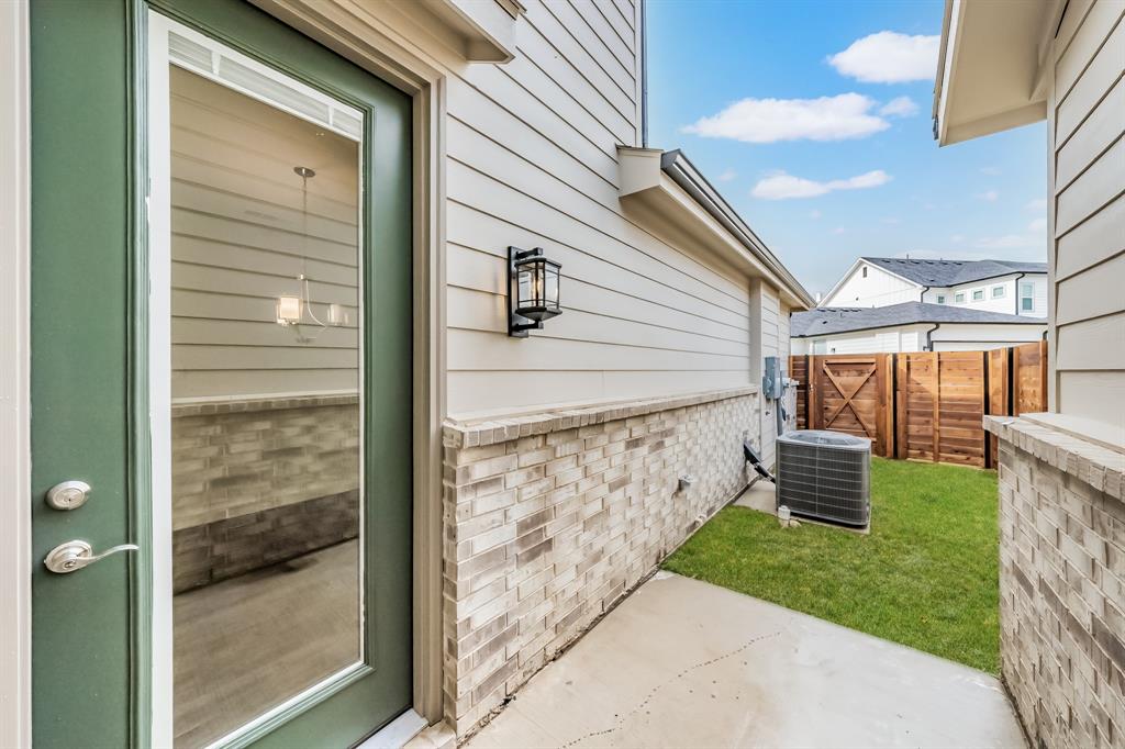 Lake Parc Vlg - Residential Lease