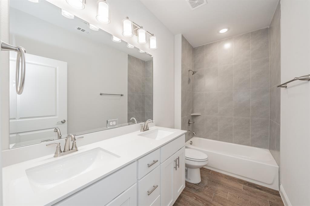 Lake Parc Vlg - Residential Lease