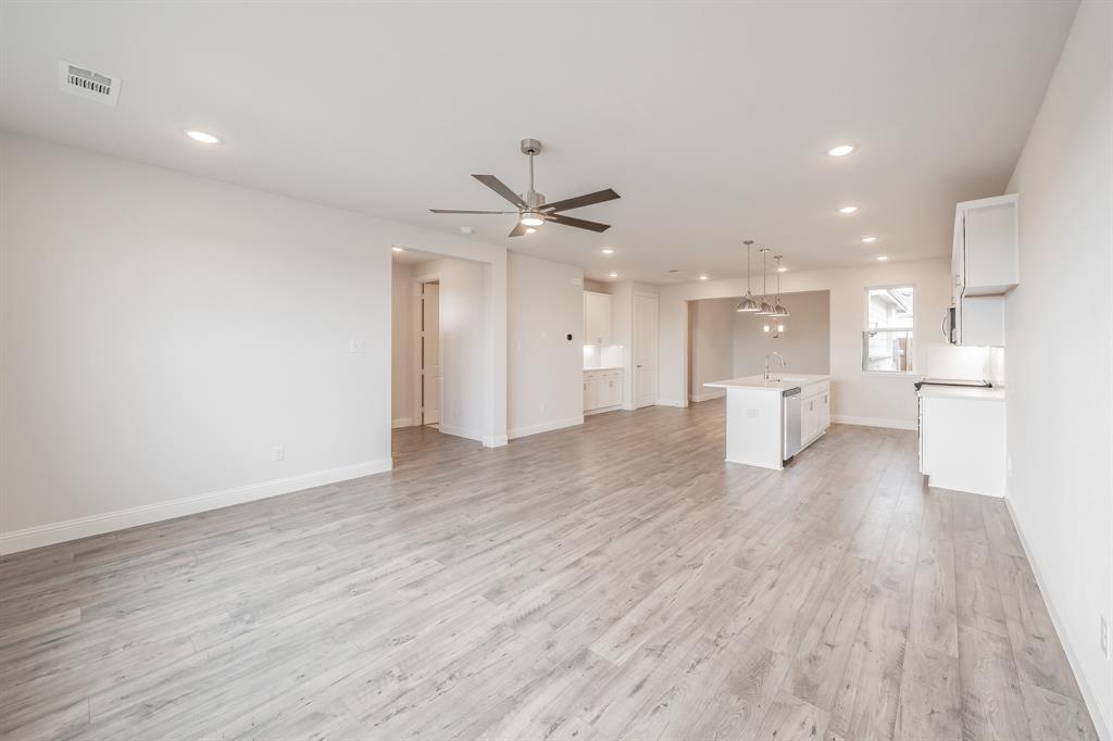 Lake Parc Vlg - Residential Lease