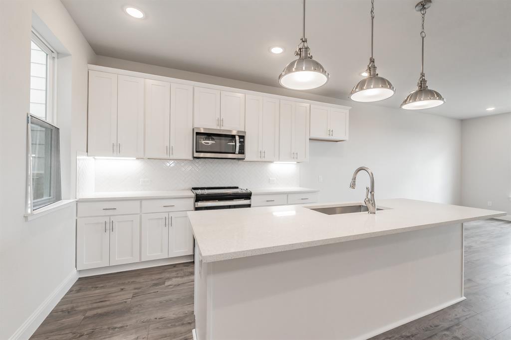 Lake Parc Vlg - Residential Lease