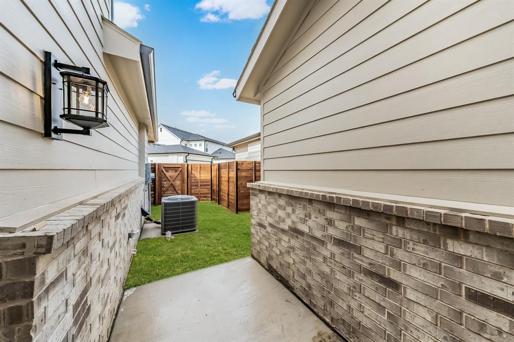 Lake Parc Vlg - Residential Lease