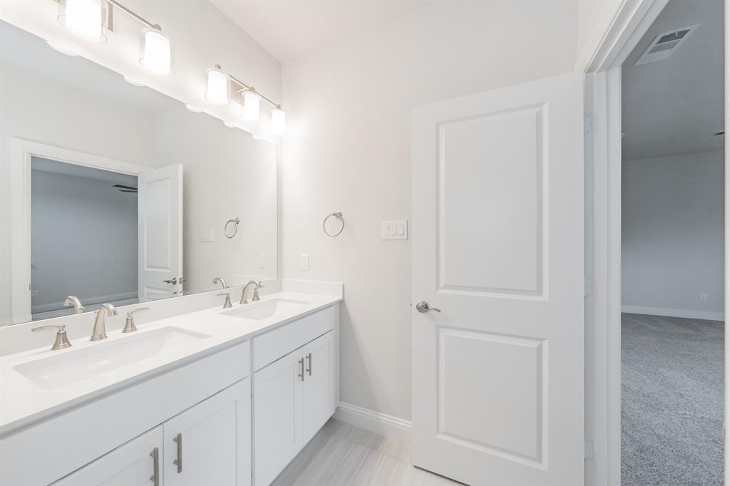 Lake Parc Vlg - Residential Lease