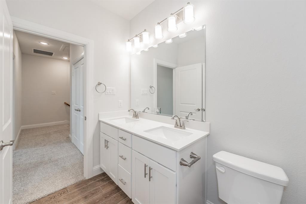 Lake Parc Vlg - Residential Lease