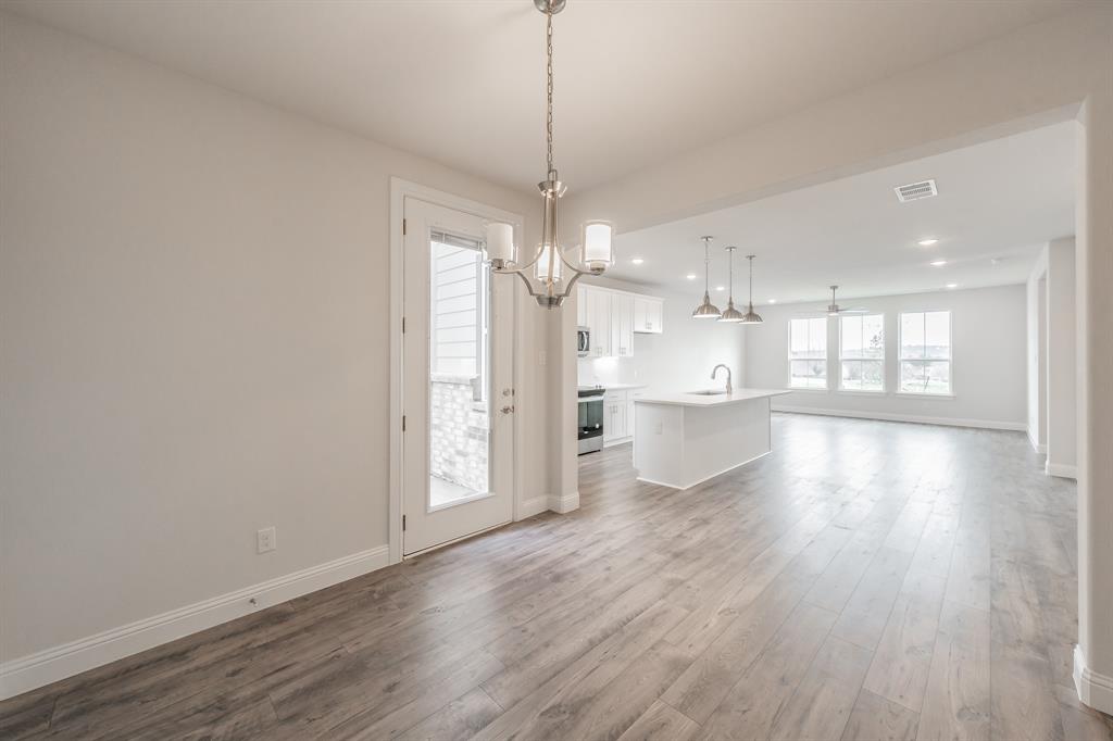 Lake Parc Vlg - Residential Lease