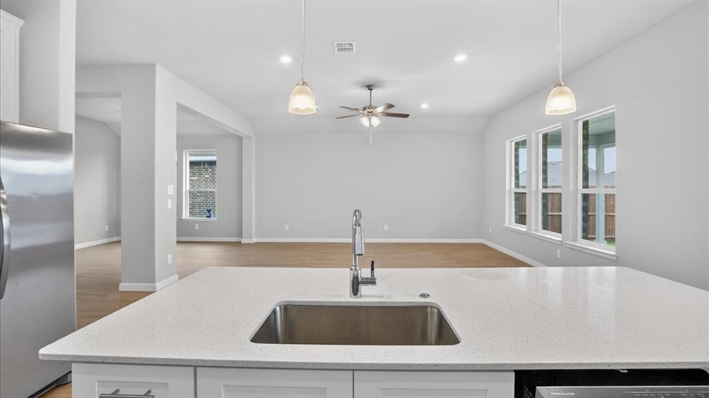 3329 SEASIDE Street
