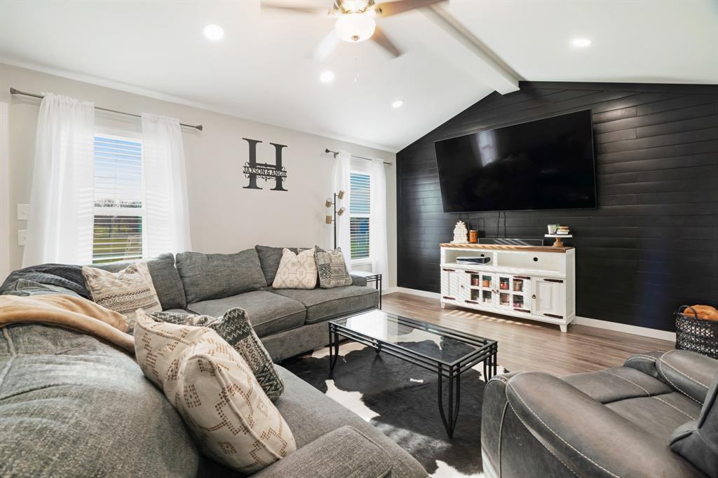 324 Private Road 43790