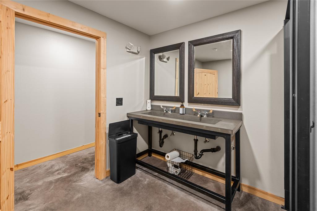 T & P Ry Add - Commercial Sale