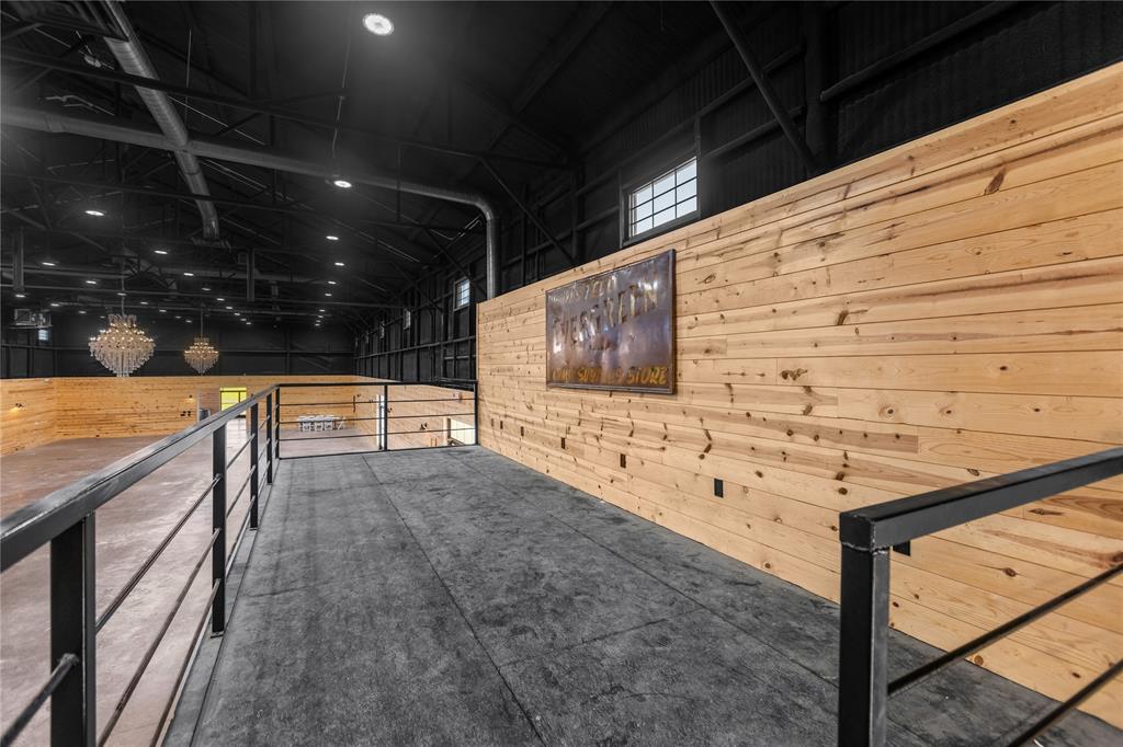 T & P Ry Add - Commercial Sale