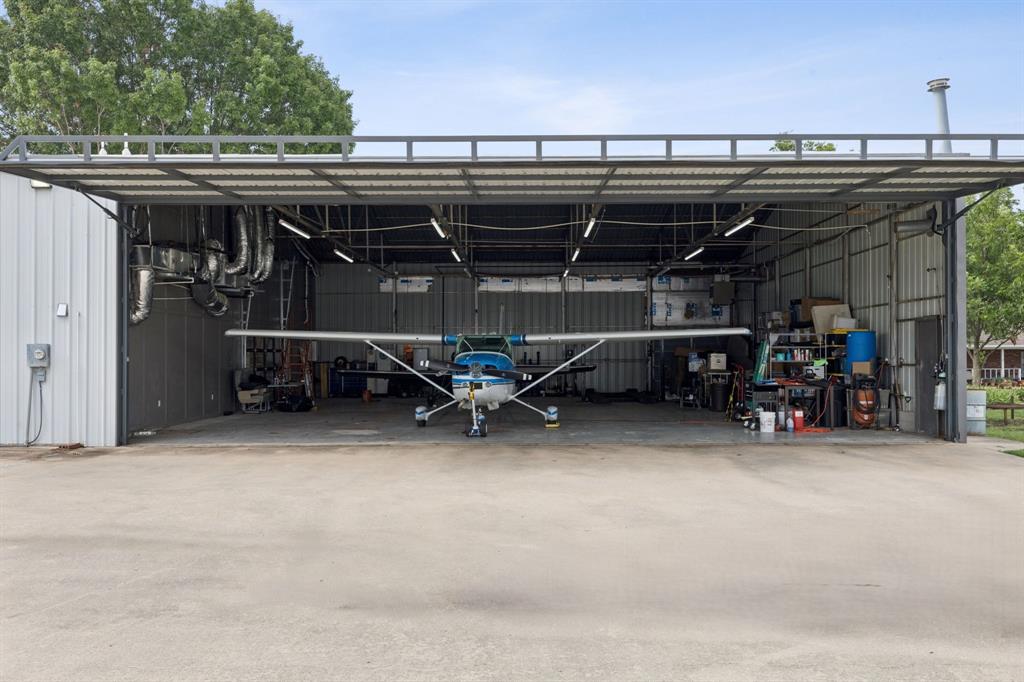 275 Aero Country Road