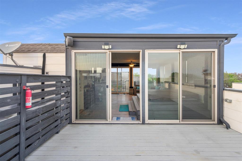 Lewis Court Twnhms - Residential