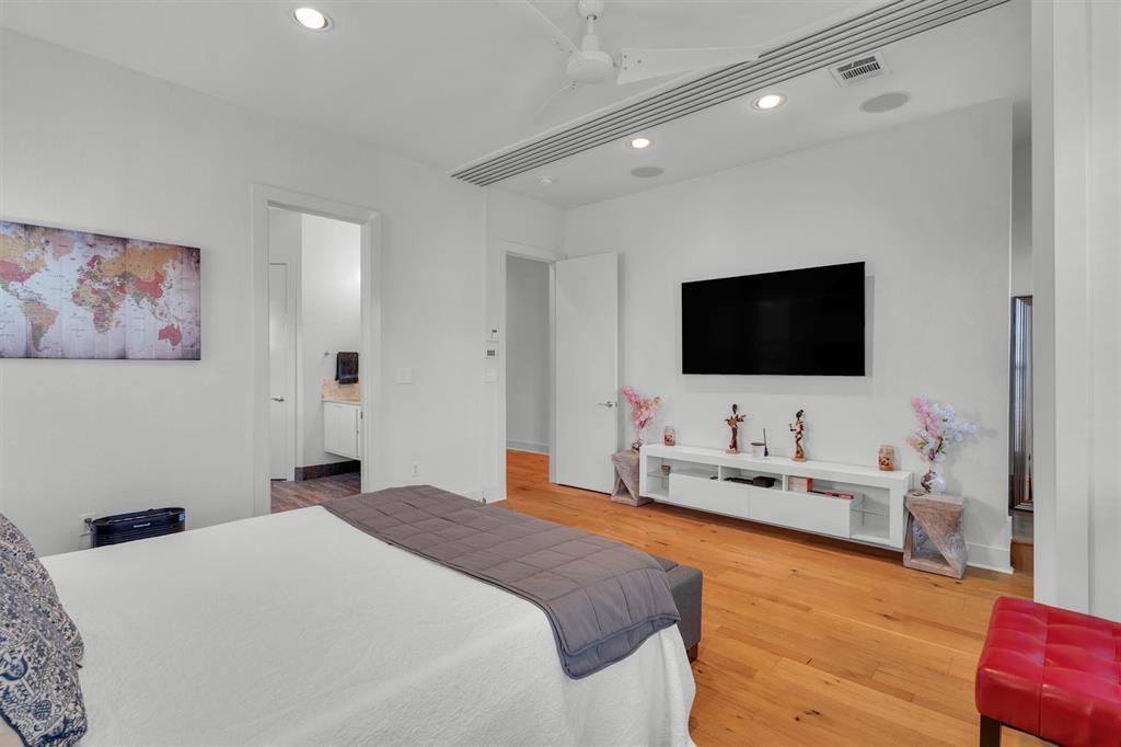 Lewis Court Twnhms - Residential