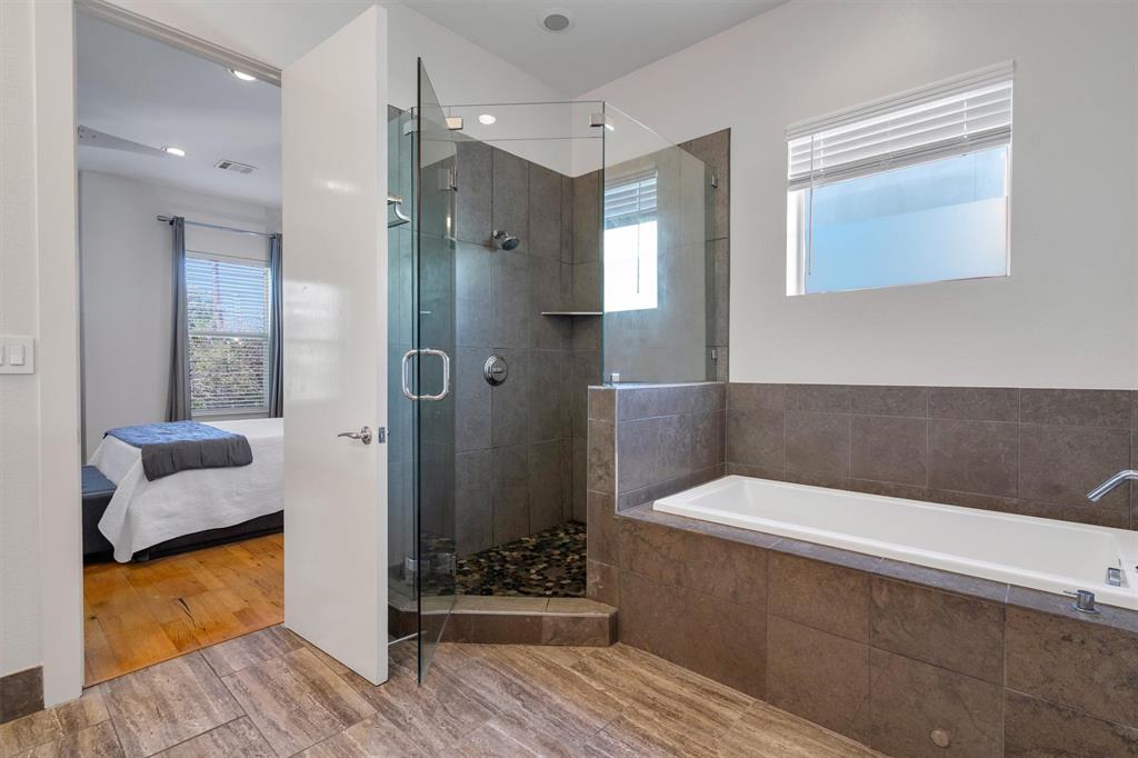 Lewis Court Twnhms - Residential