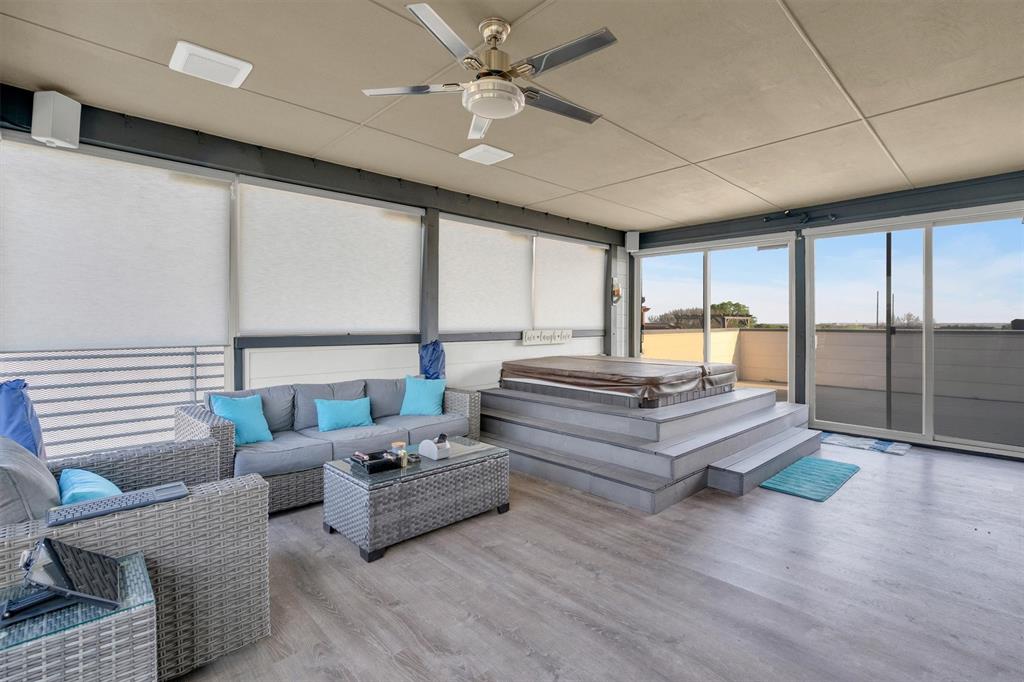 Lewis Court Twnhms - Residential