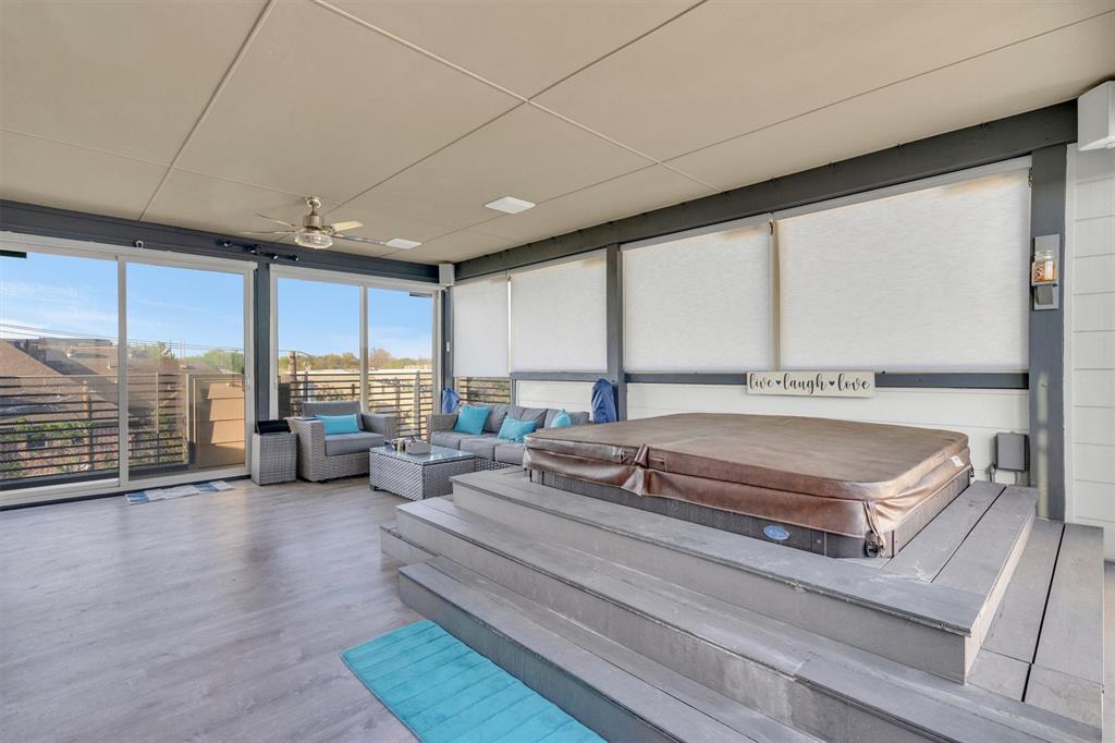 Lewis Court Twnhms - Residential