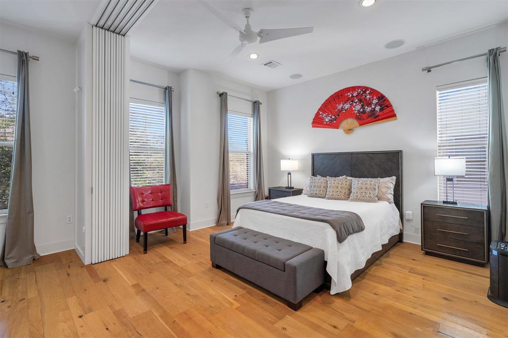 Lewis Court Twnhms - Residential