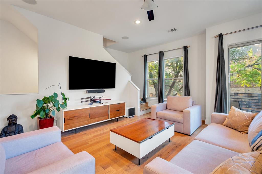 Lewis Court Twnhms - Residential