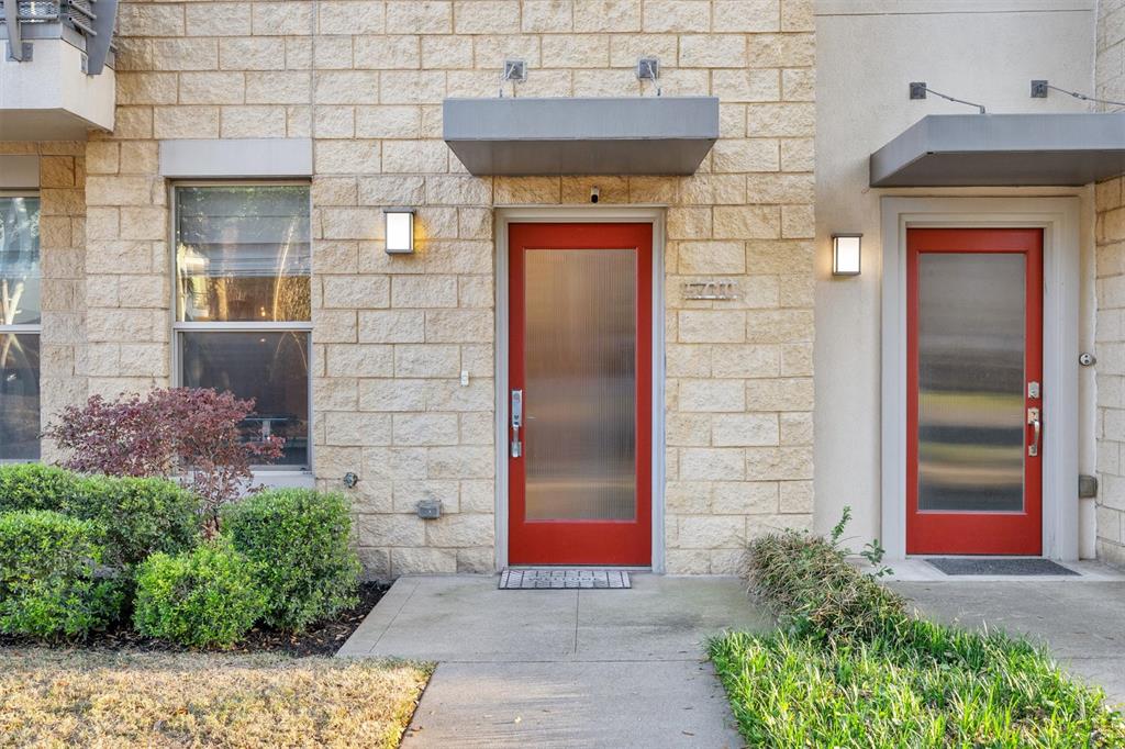 Lewis Court Twnhms - Residential